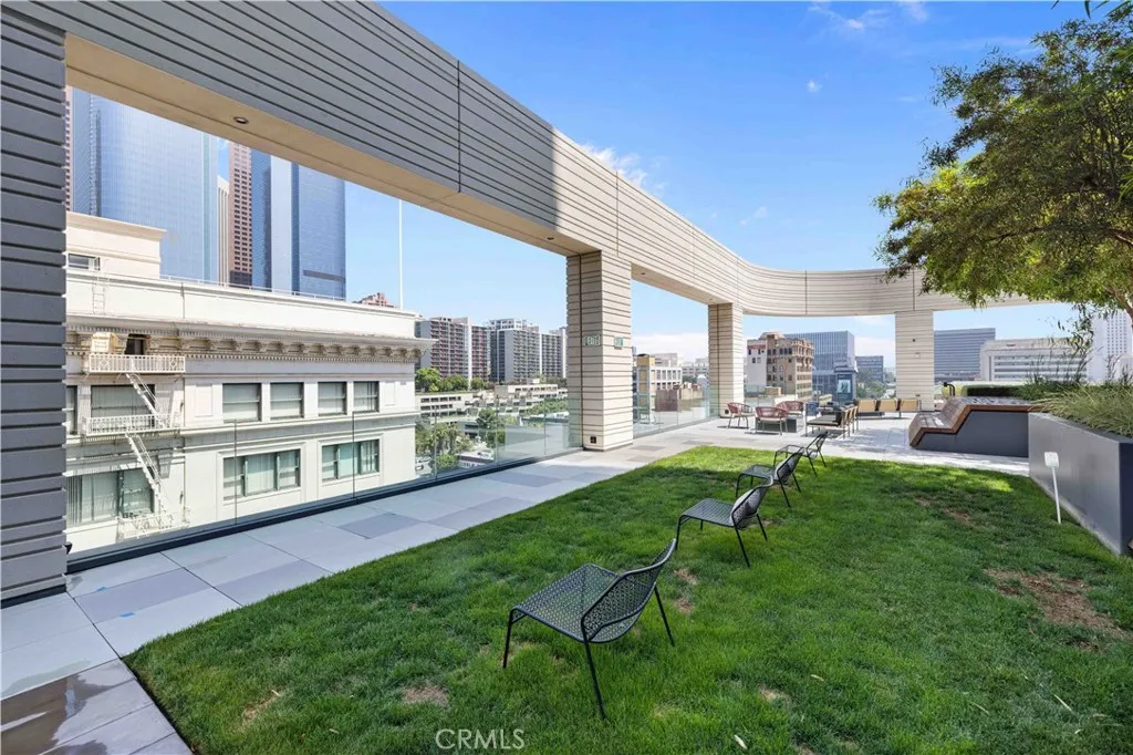 400 S Broadway 2004, Los Angeles, California 90013 home-pic-12